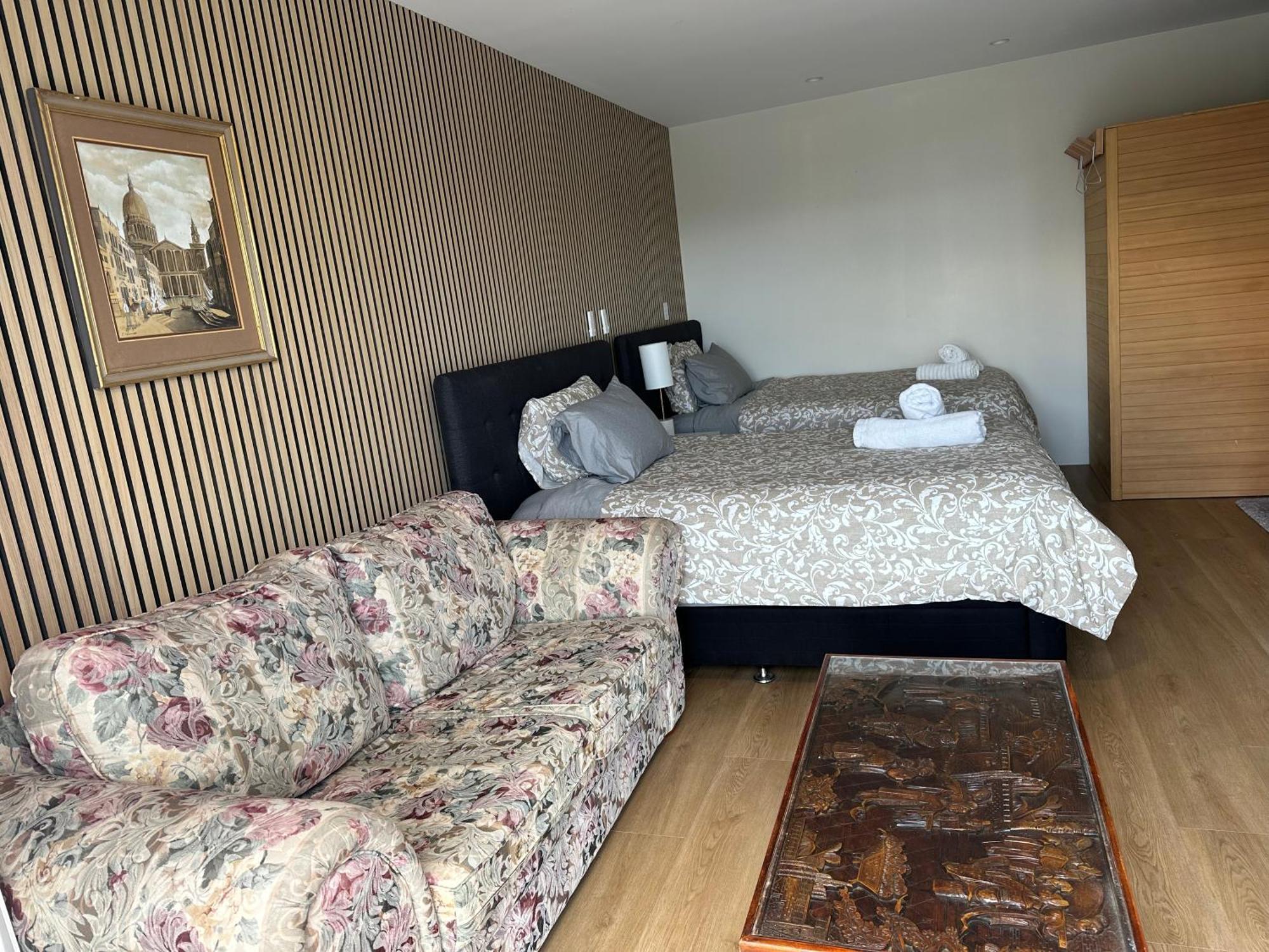 Beautiful Lakeview Apartment Таупо Екстериор снимка